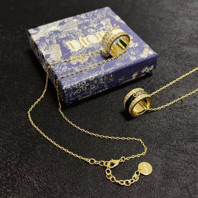 Dior Necklace 03yxs86